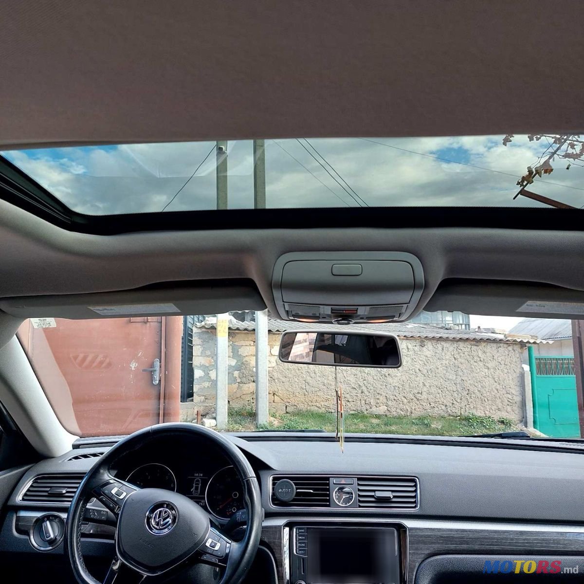 2017' Volkswagen Passat photo #4