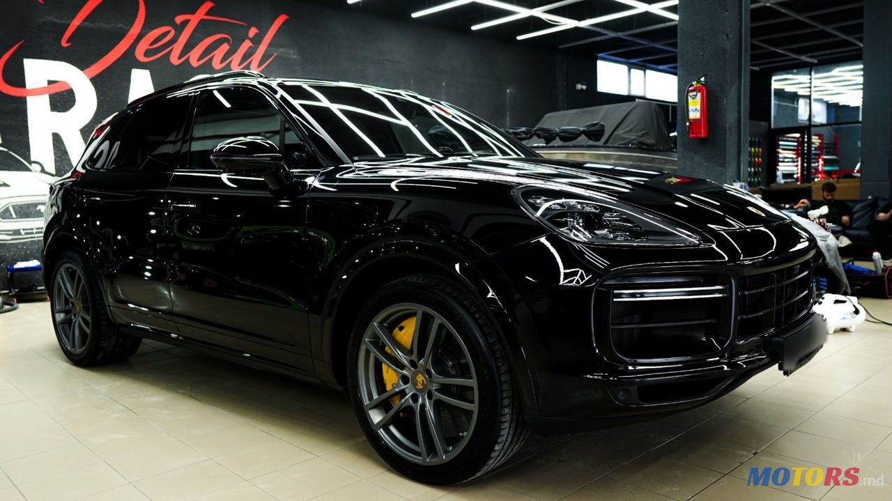 2018' Porsche Cayenne photo #2