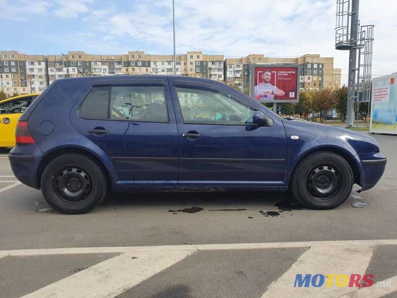 2002' Volkswagen Golf photo #4