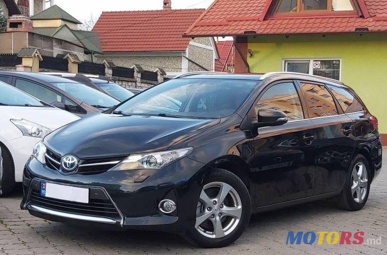 2014' Toyota Auris photo #1