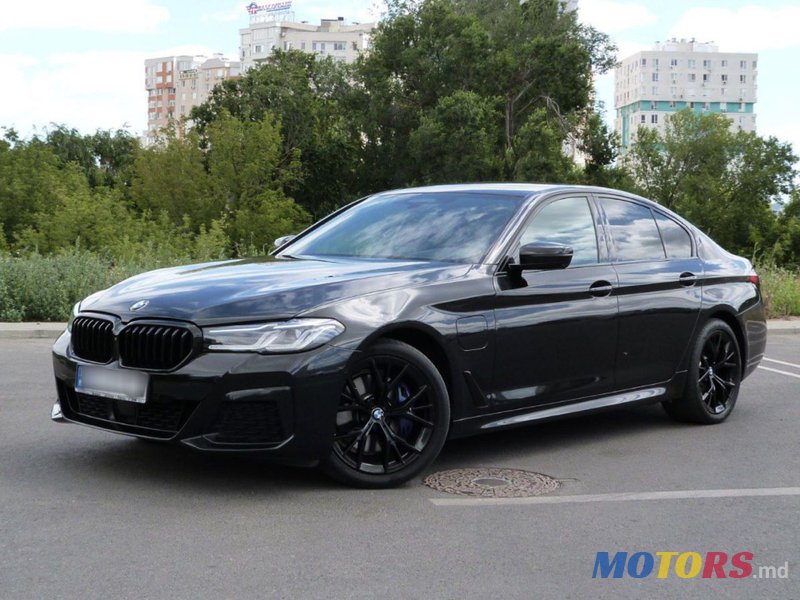 2020' BMW 5 Series photo #1