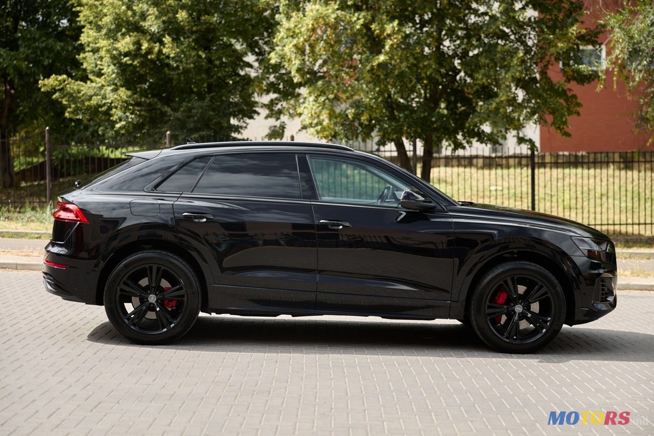 2019' Audi Q8 photo #4
