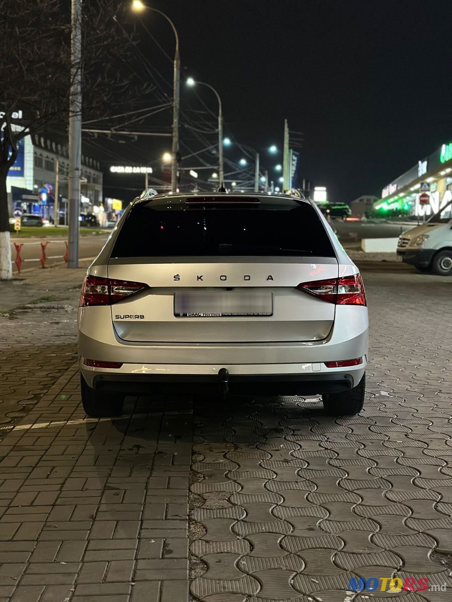 2019' Skoda Superb photo #3