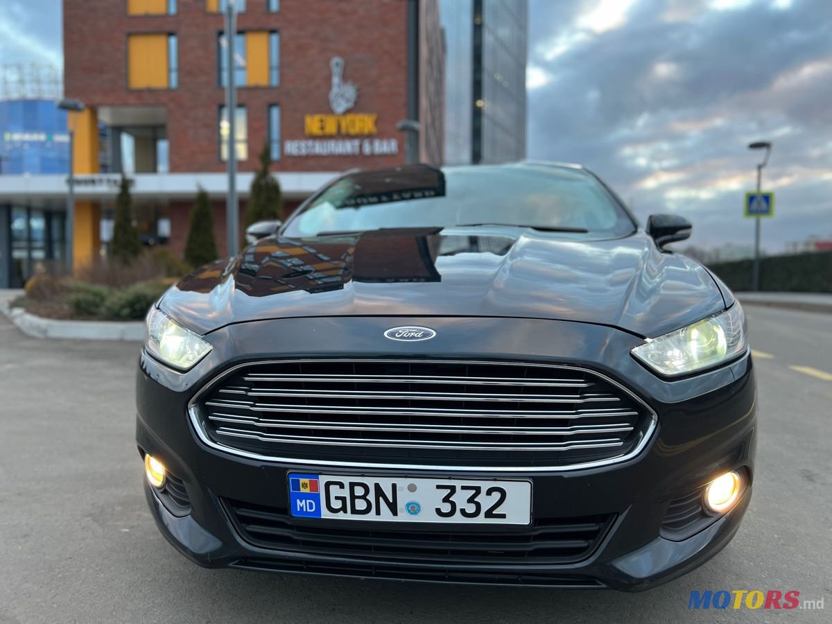 2013' Ford Fusion photo #2