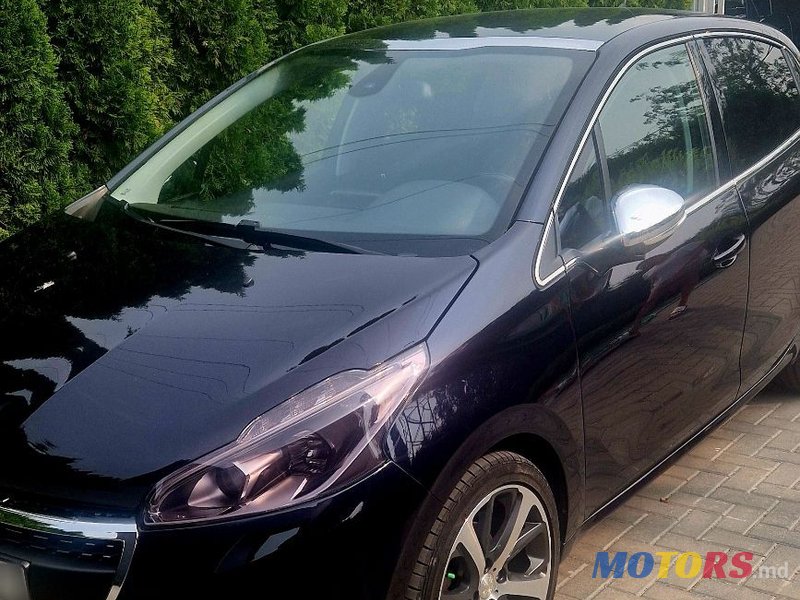 2015' Peugeot 208 photo #2