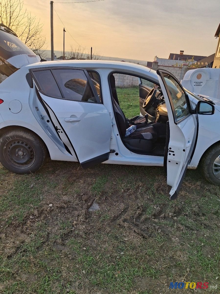 2014' Renault Megane photo #2