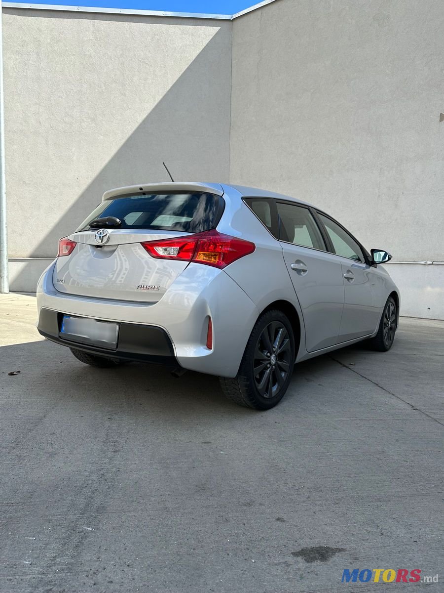 2014' Toyota Auris photo #4
