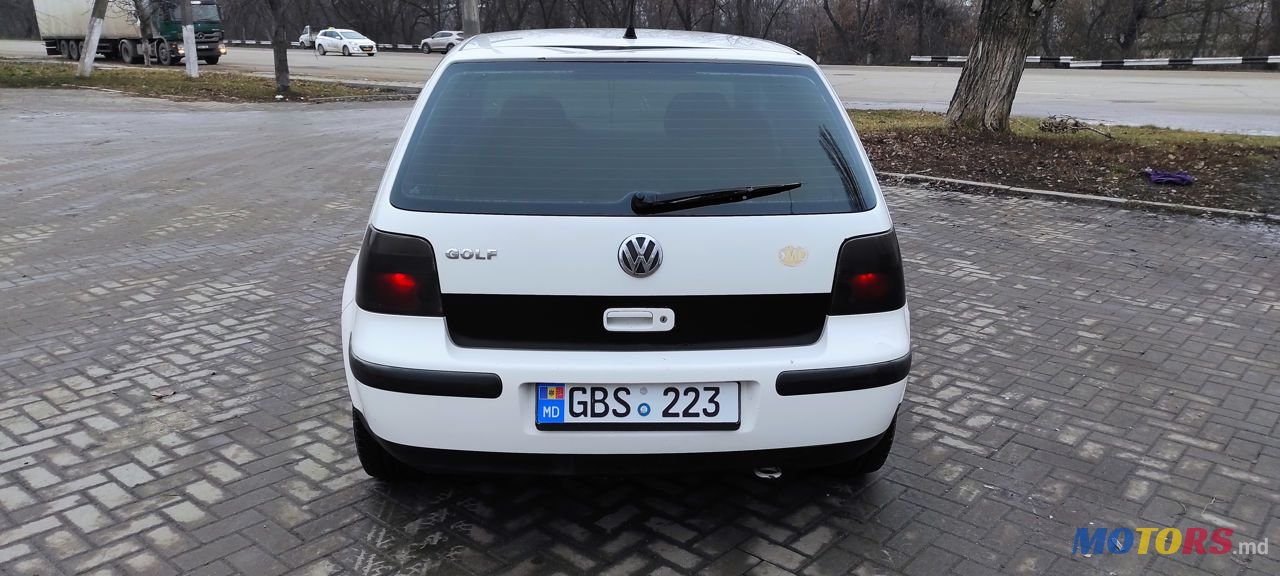 2001' Volkswagen Golf photo #6