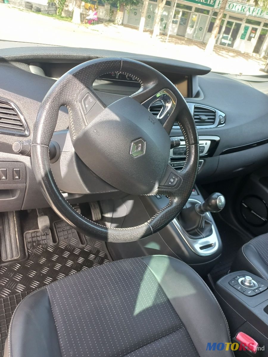 2014' Renault Scenic photo #4