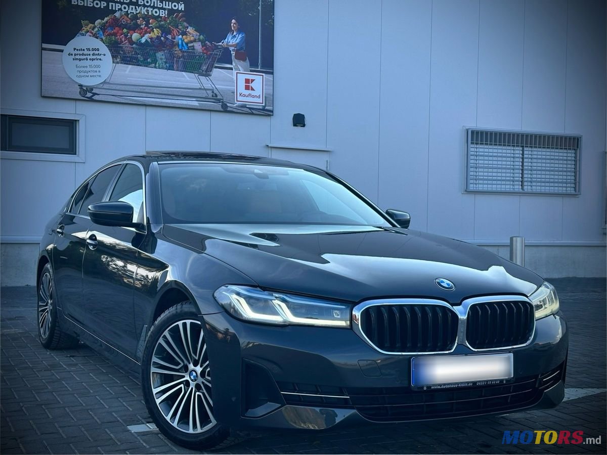 2021' BMW 5 Series photo #1