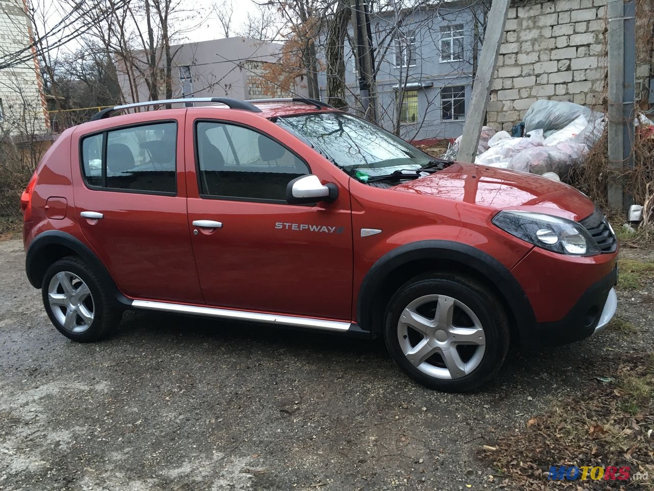 2012' Dacia Sandero photo #3