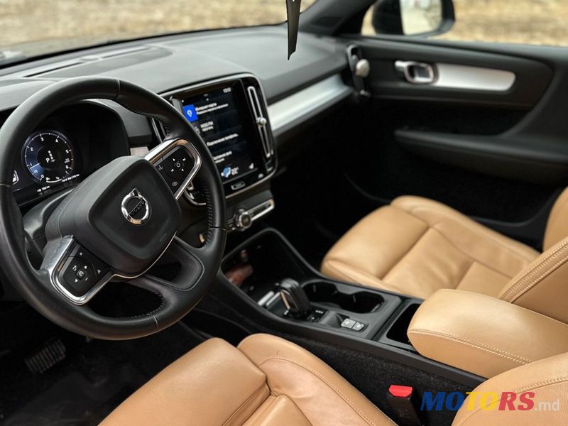 2018' Volvo XC40 photo #6
