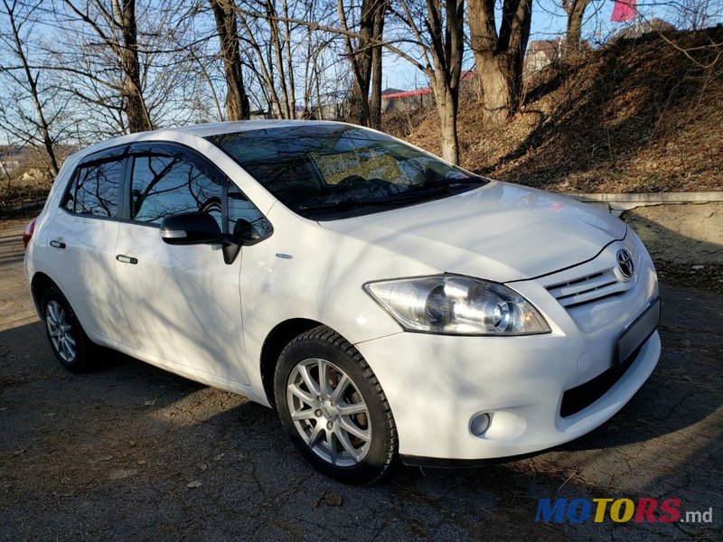 2010' Toyota Auris photo #4