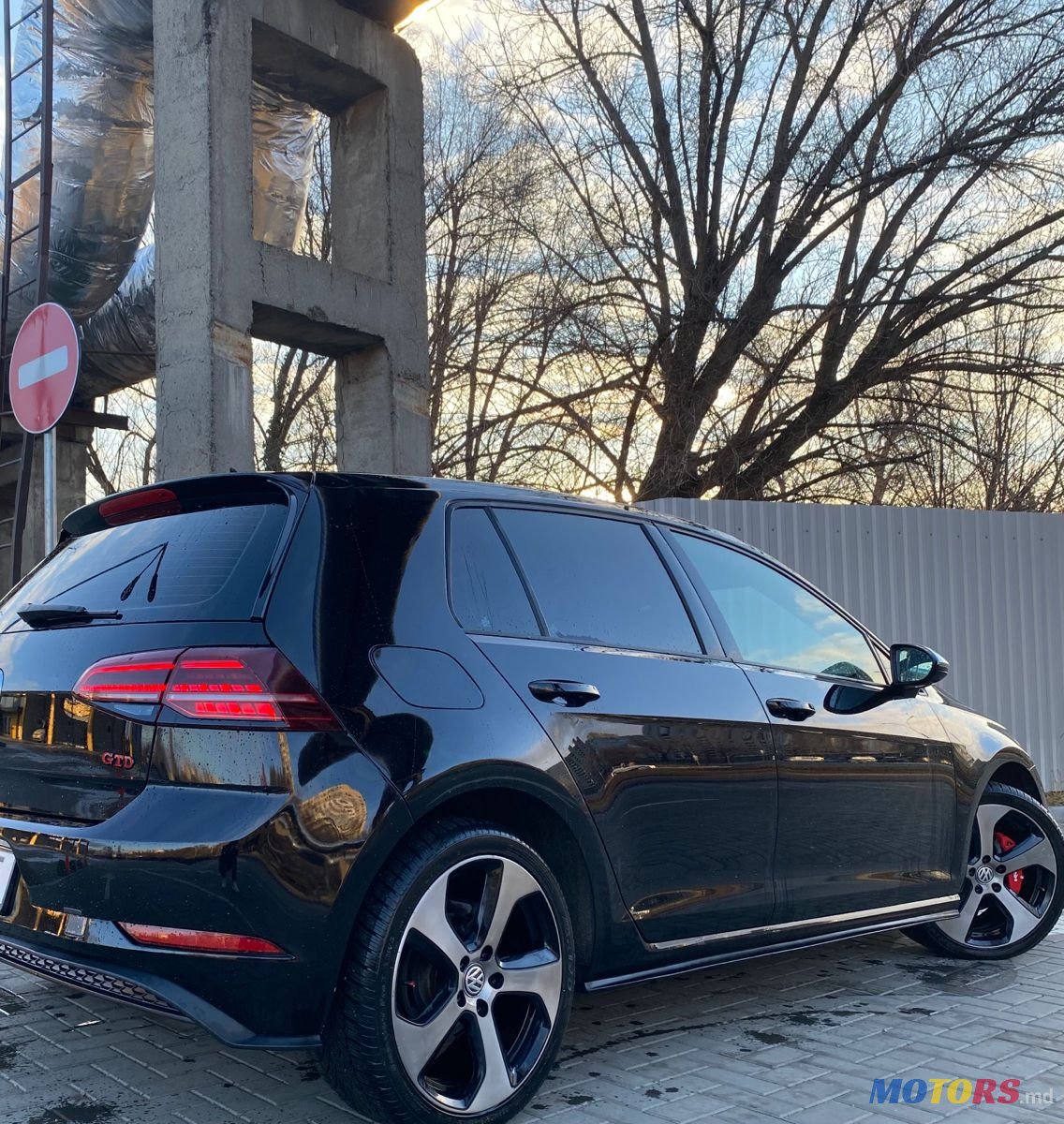 2016' Volkswagen Golf photo #5