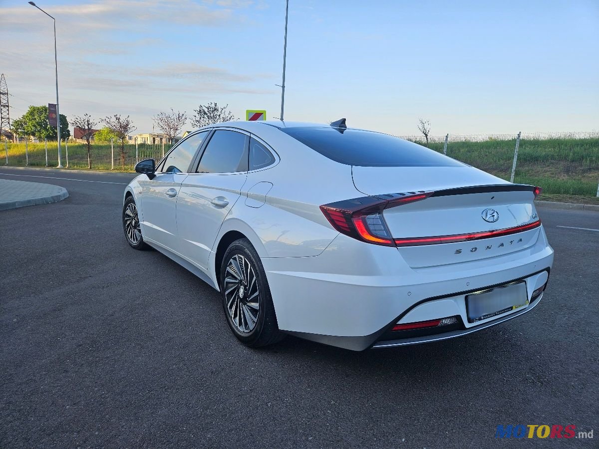 2020' Hyundai Sonata photo #3