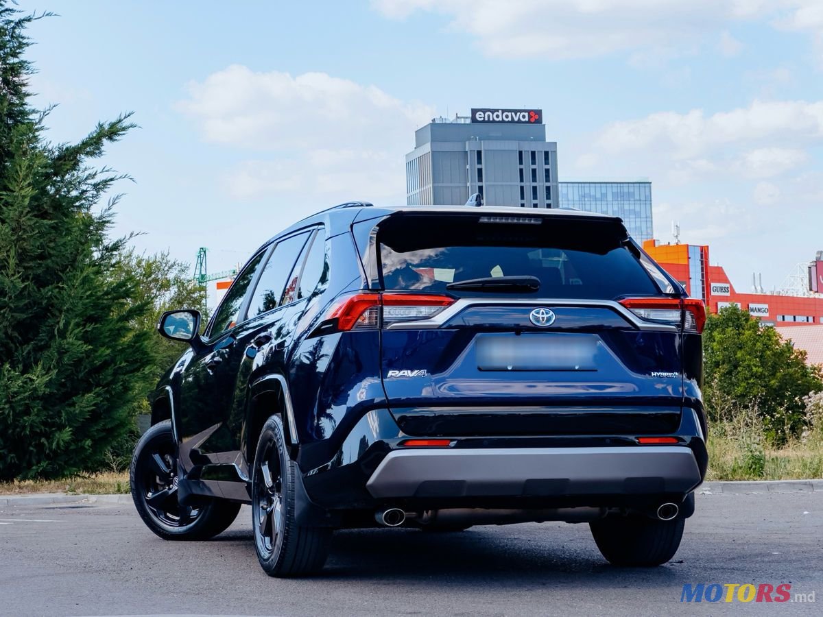 2019' Toyota RAV4 photo #3