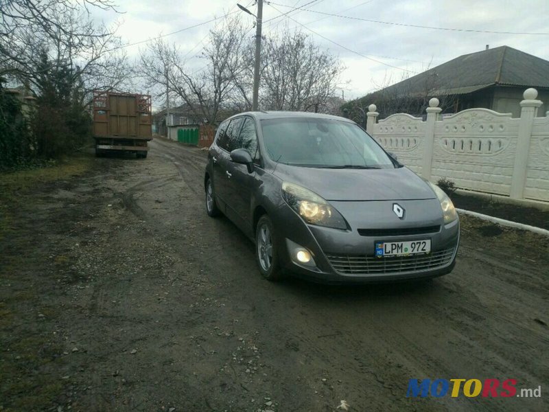 2009' Renault Grand Scenic photo #1