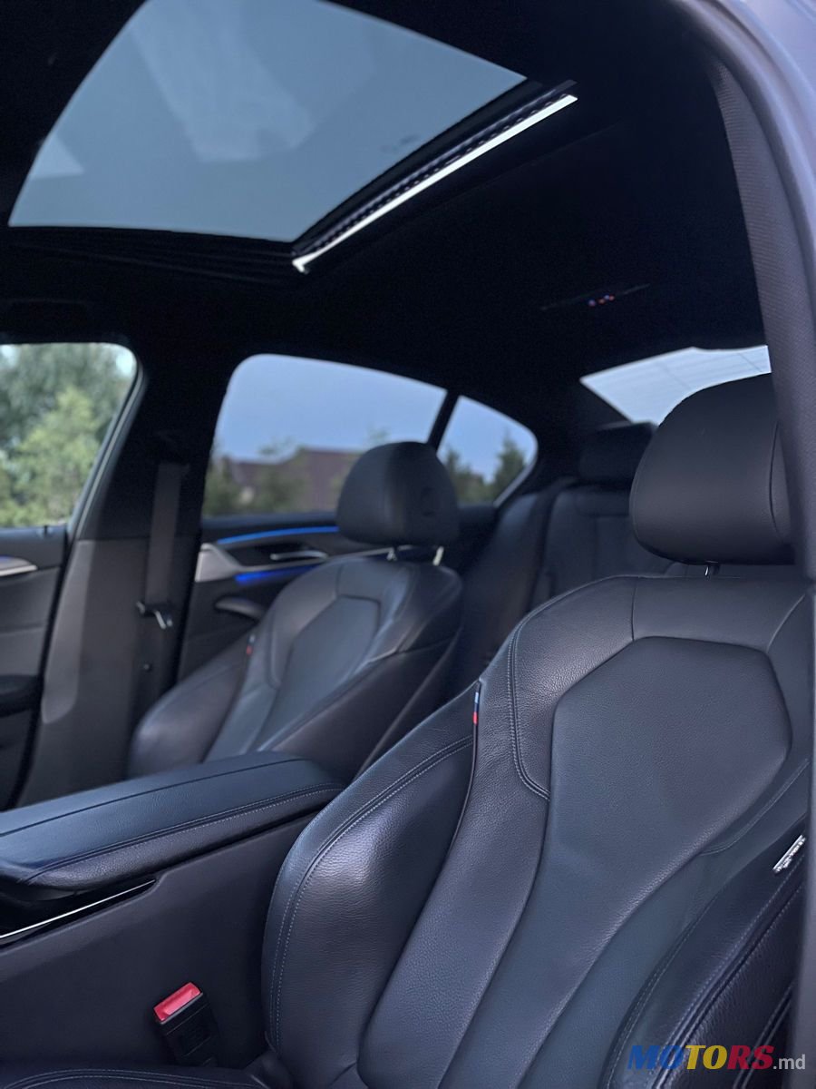 2017' BMW 5 Series photo #6