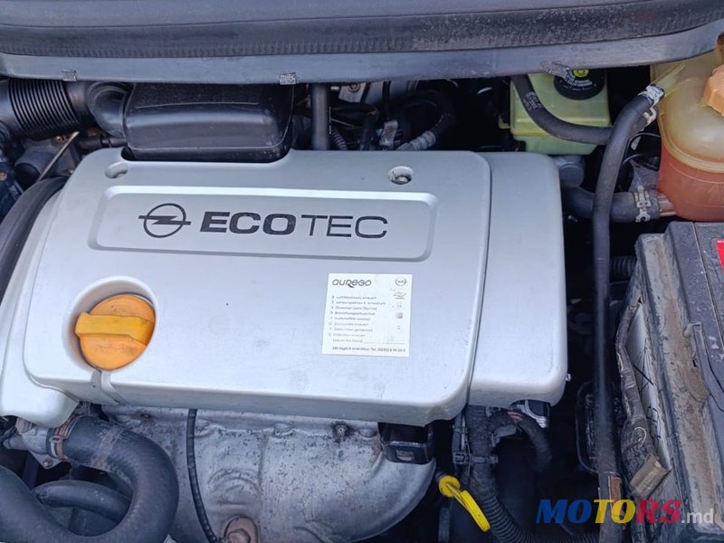 2009' Opel Zafira photo #2