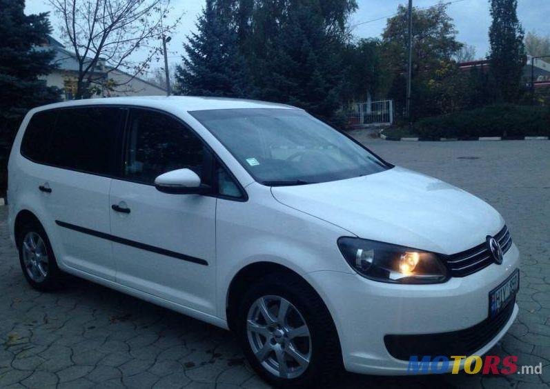 2012' Volkswagen Touran photo #1