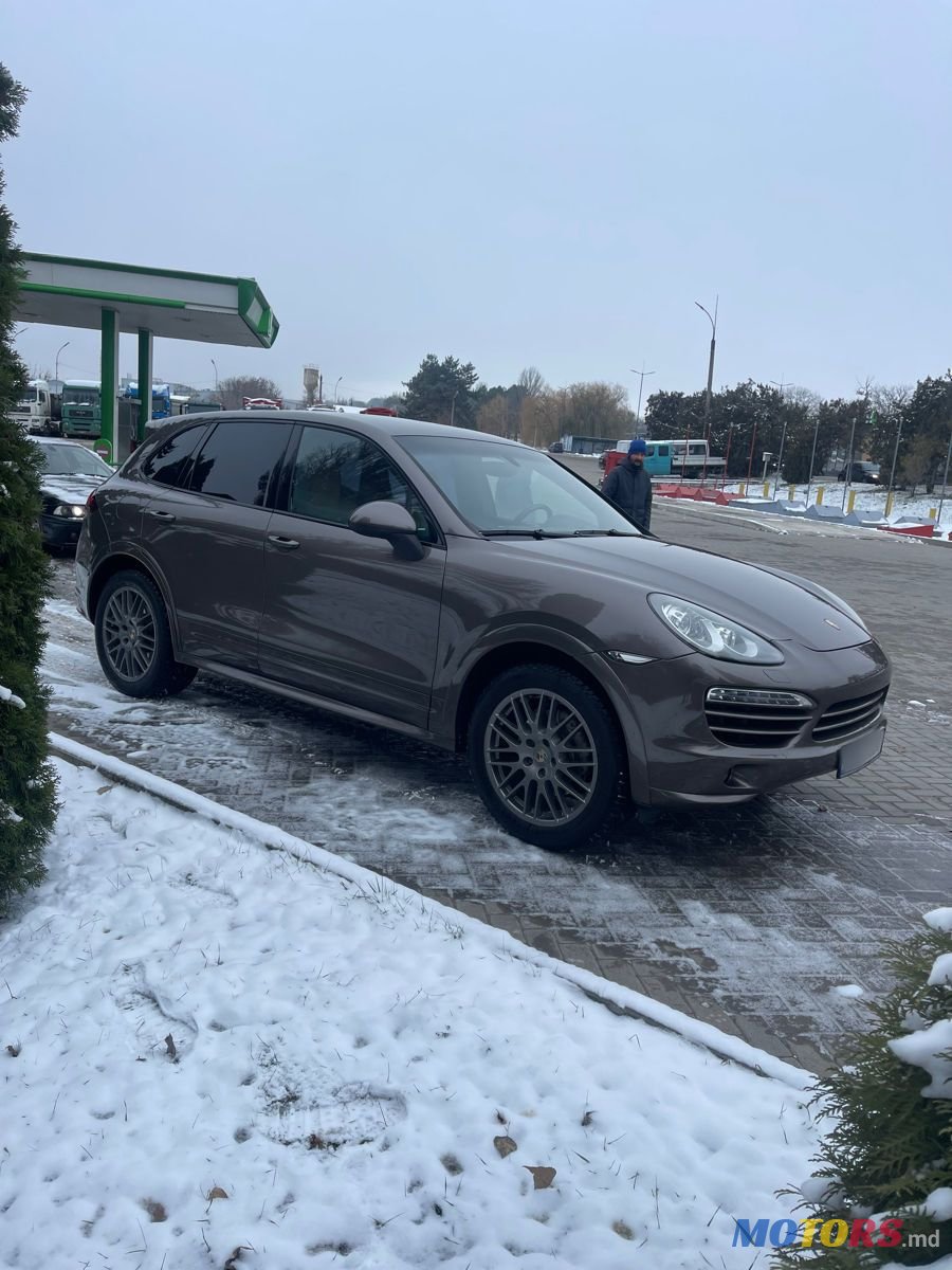 2012' Porsche Cayenne photo #6