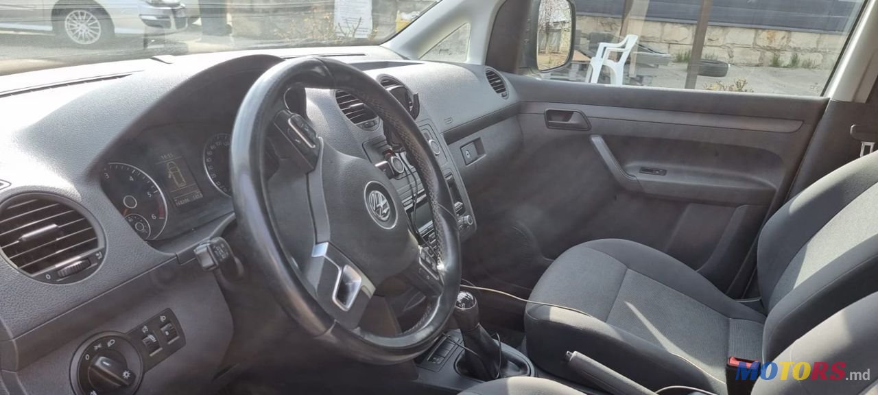 2015' Volkswagen Caddy photo #3