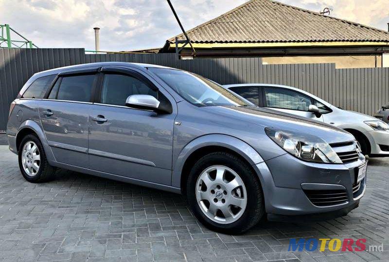 2006' Opel Astra photo #1