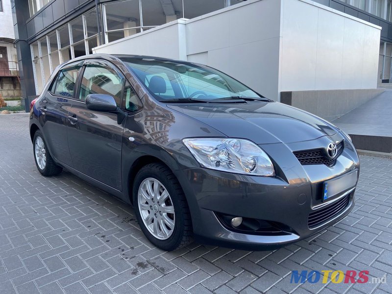 2007' Toyota Auris photo #2