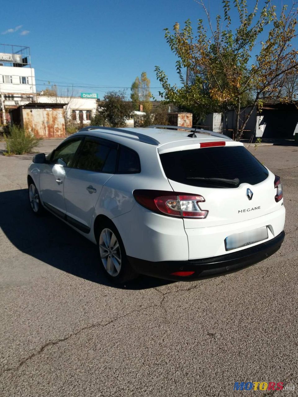 2011' Renault Megane photo #2