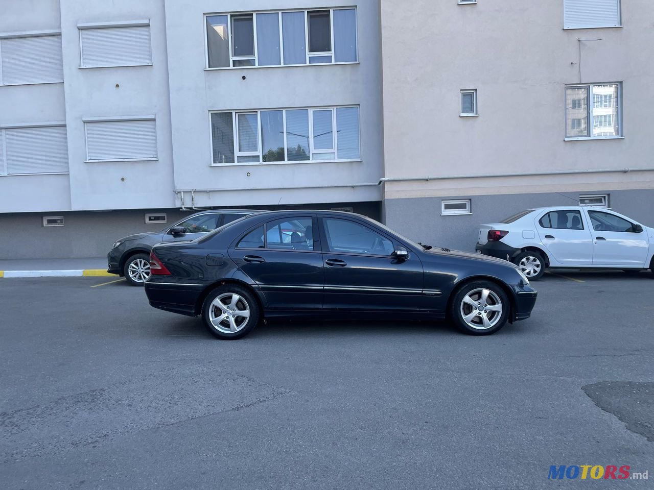 2004' Mercedes-Benz C Класс photo #3