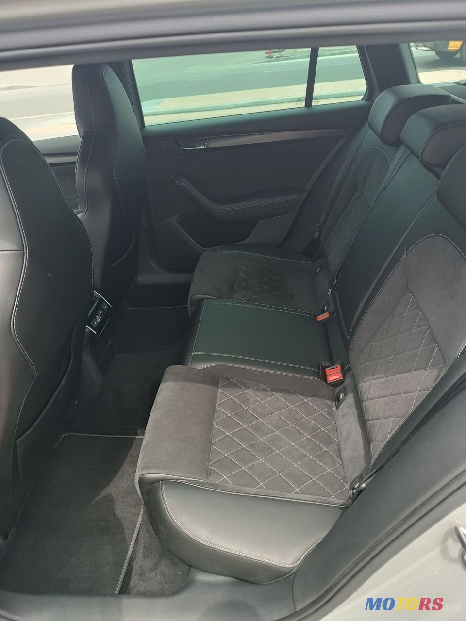 2021' Skoda Superb photo #4