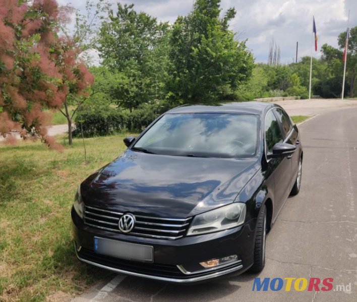 2012' Volkswagen Passat photo #1