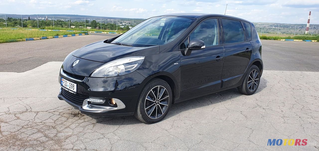 2012' Renault Scenic photo #2