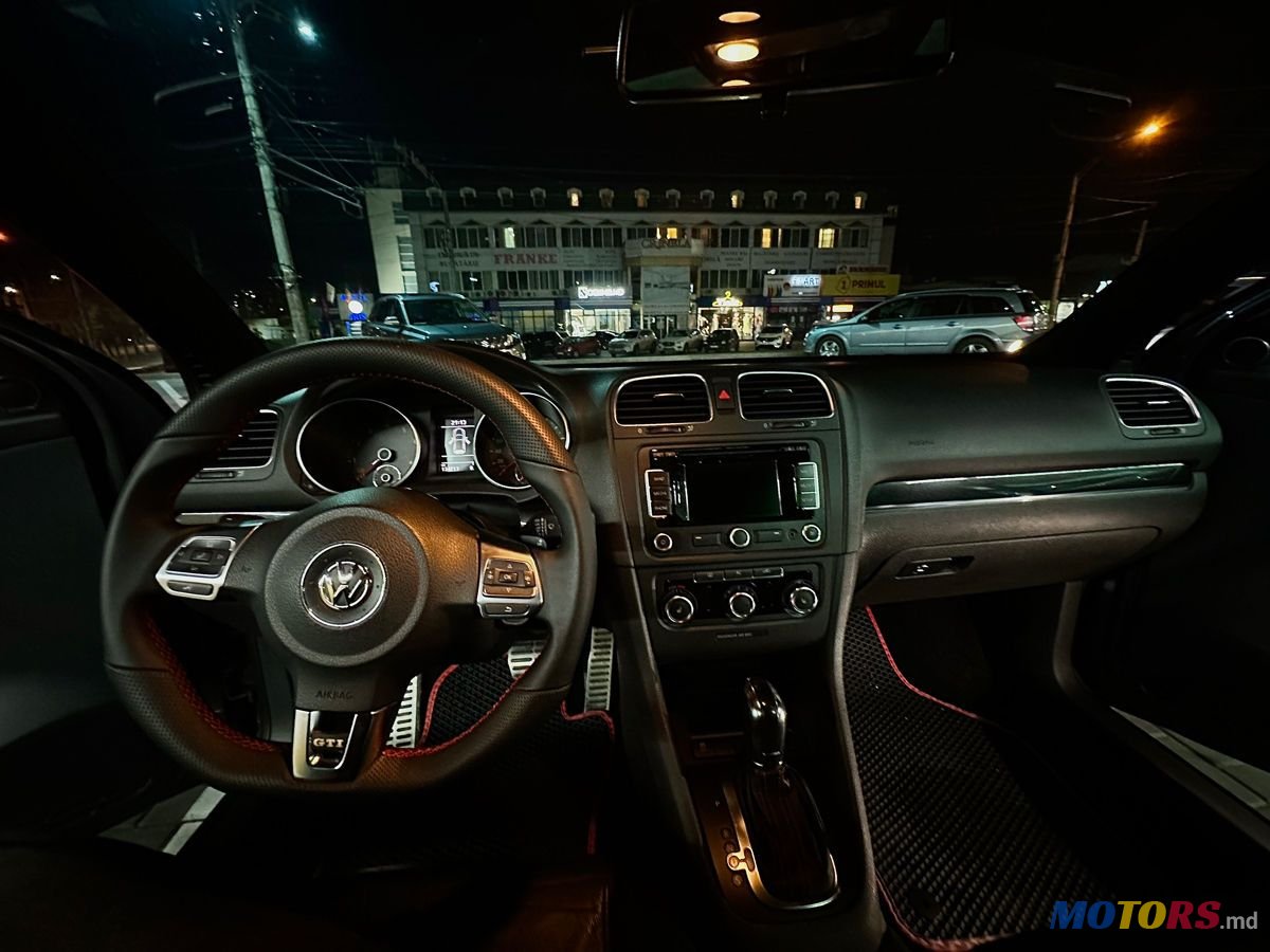 2010' Volkswagen Golf photo #6