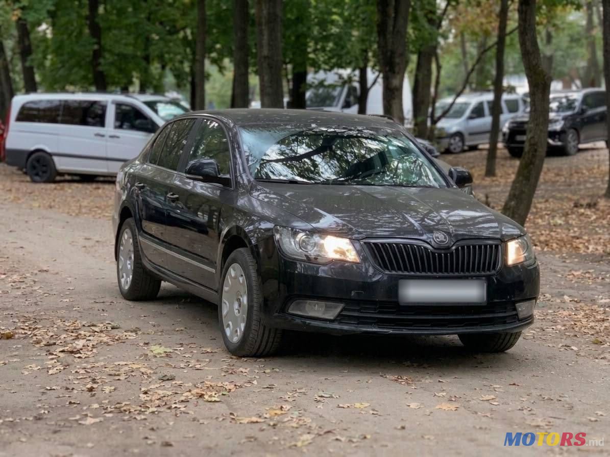 2013' Skoda Superb photo #3