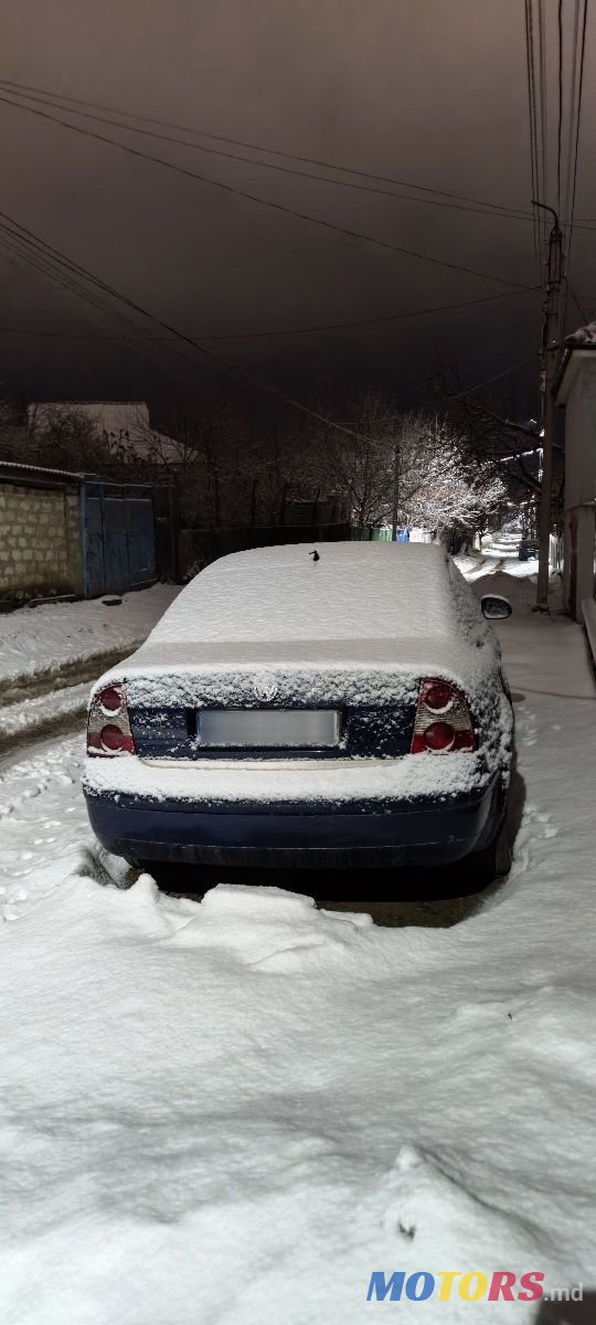 2004' Volkswagen Passat photo #4