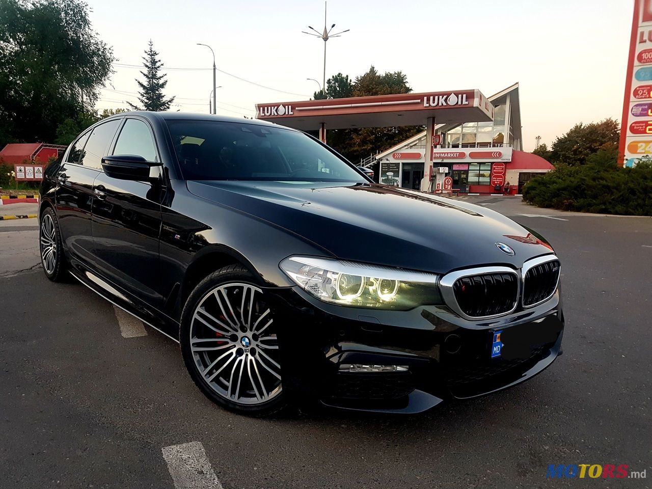 2017' BMW 5 Series photo #1