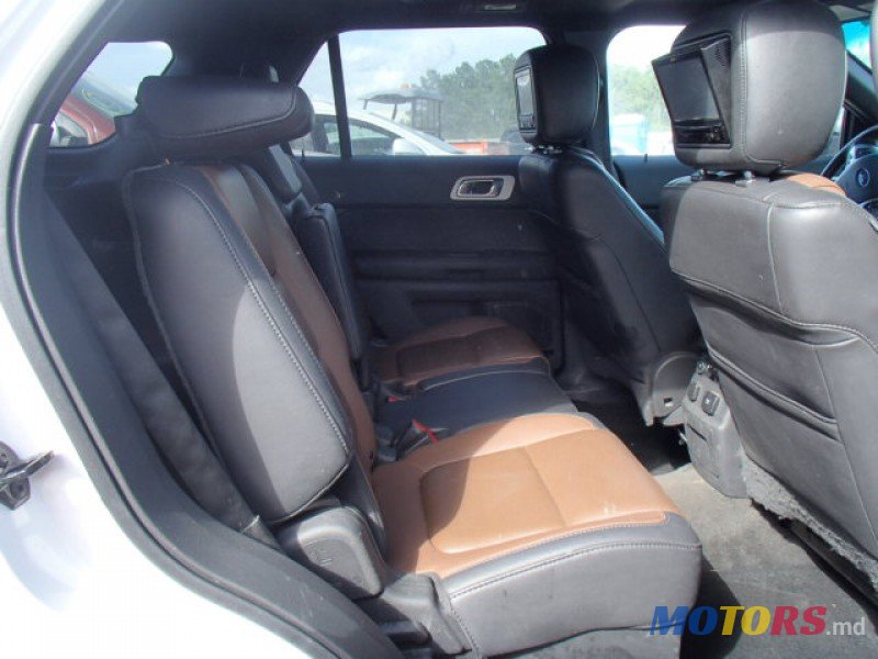 2013' Ford Explorer photo #5