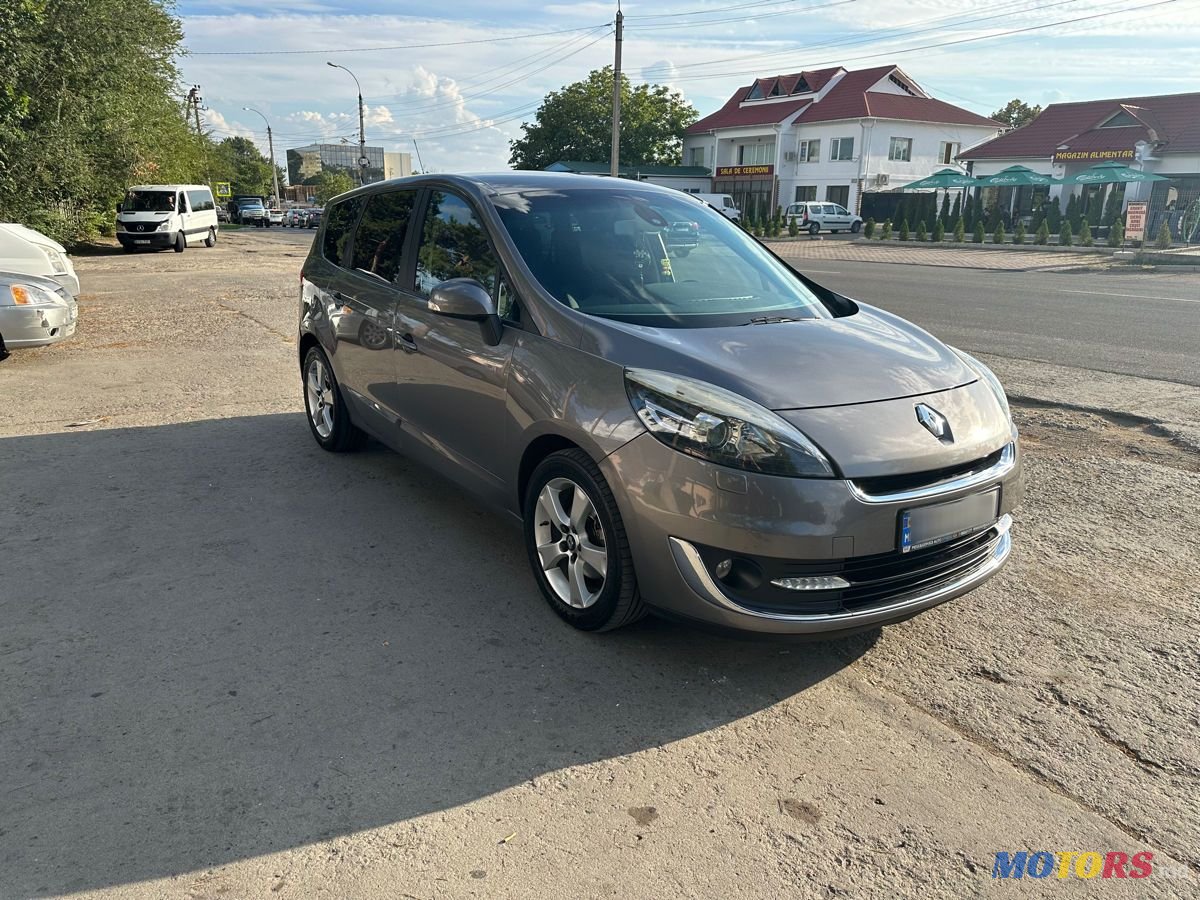 2012' Renault Grand Scenic photo #1