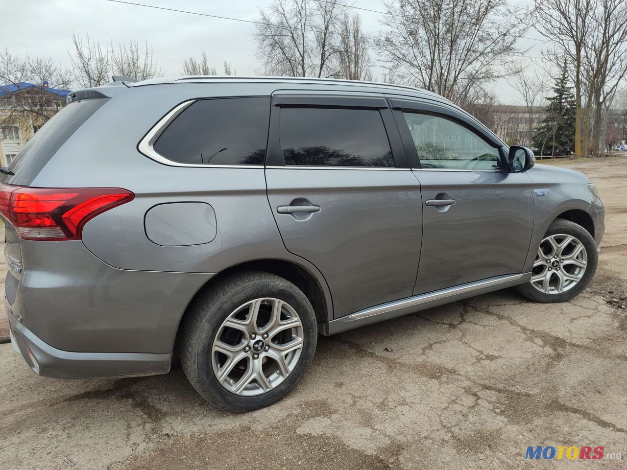 2015' Mitsubishi Outlander photo #3