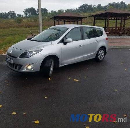 2011' Renault Grand Espace photo #1