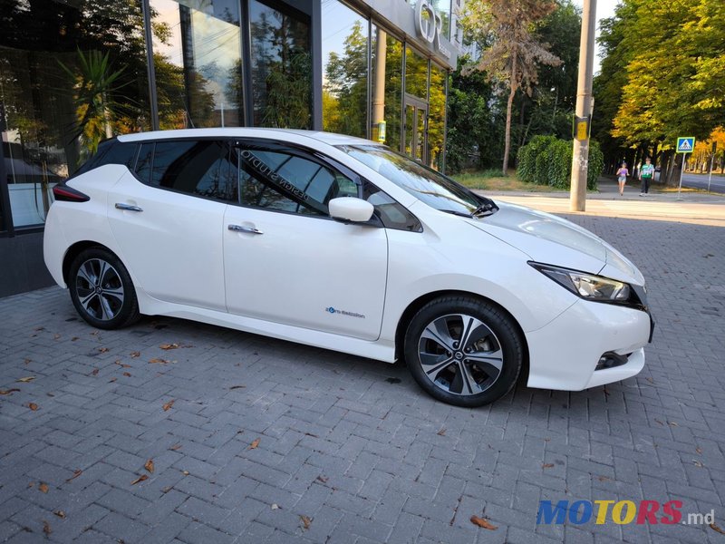 2020' Nissan Leaf photo #2