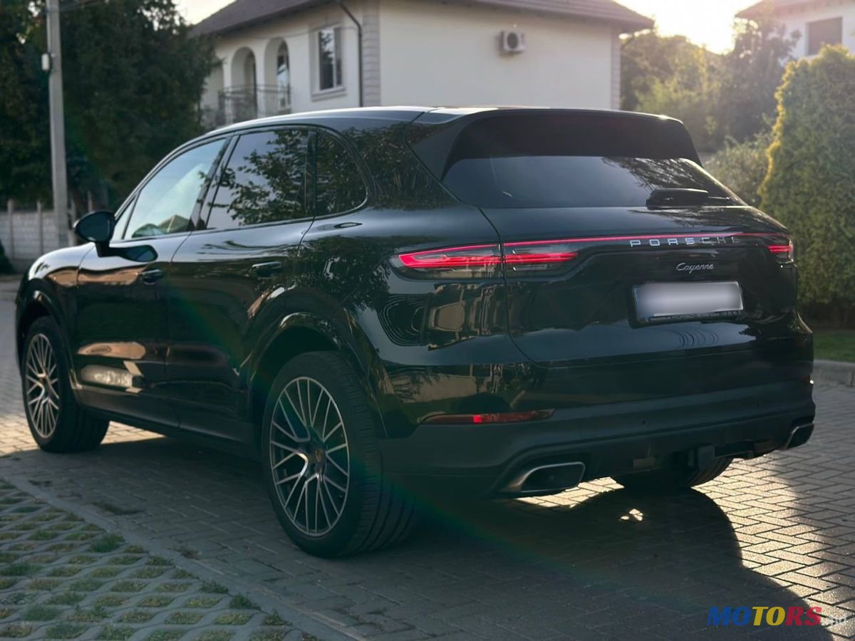 2019' Porsche Cayenne photo #6