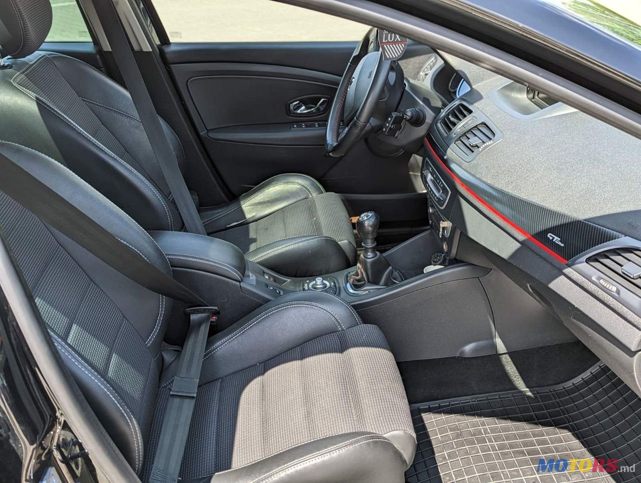 2013' Renault Megane photo #5