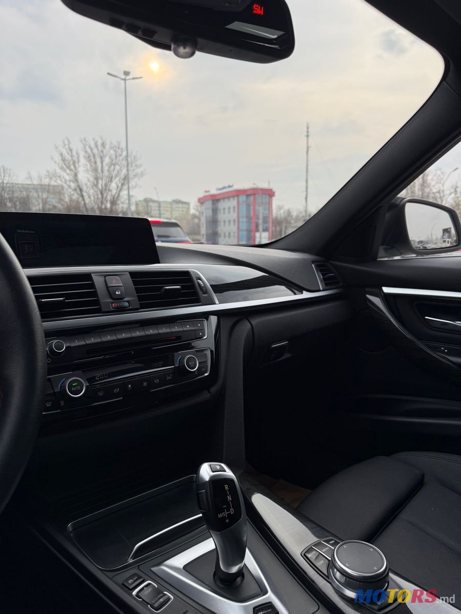 2017' BMW 3 Series photo #5