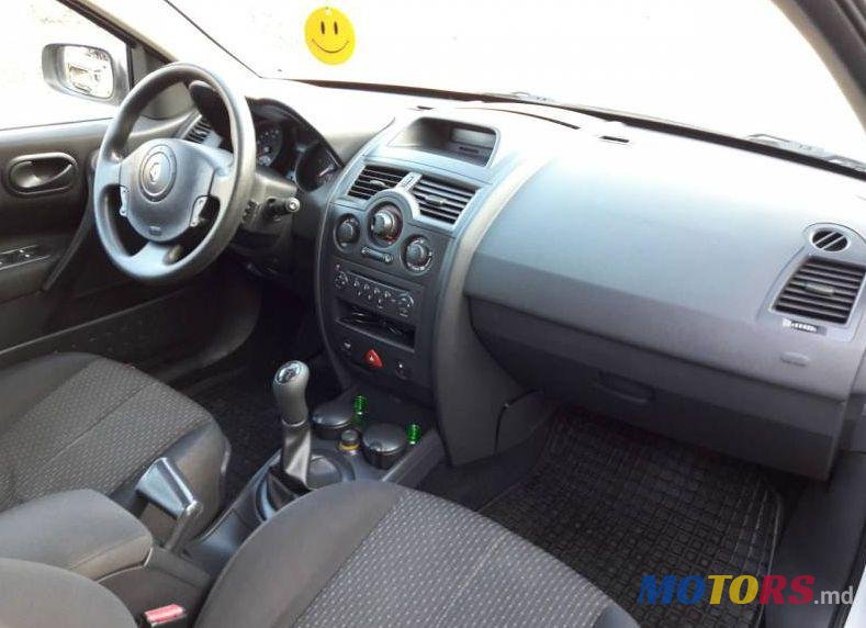 2005' Renault Megane photo #2