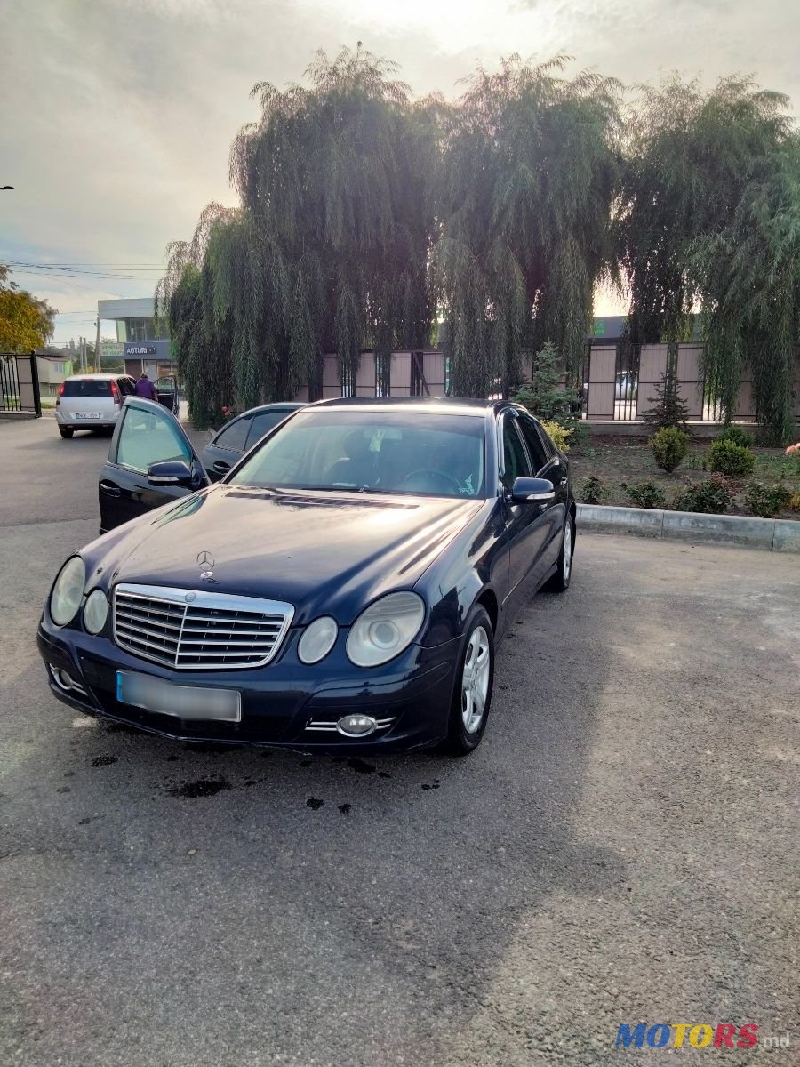 2008' Mercedes-Benz E Класс photo #1