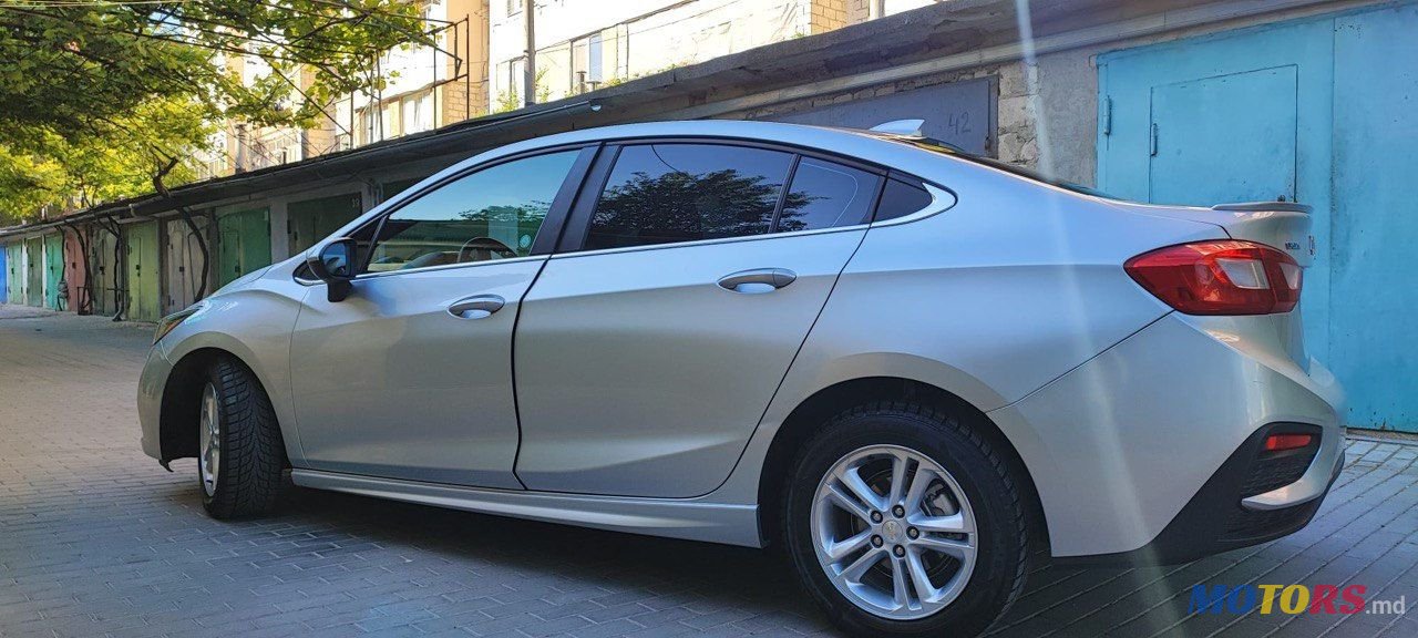 2017' Chevrolet Cruze photo #3
