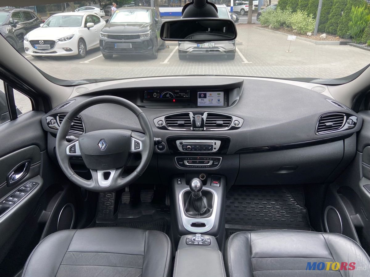 2012' Renault Grand Scenic photo #6