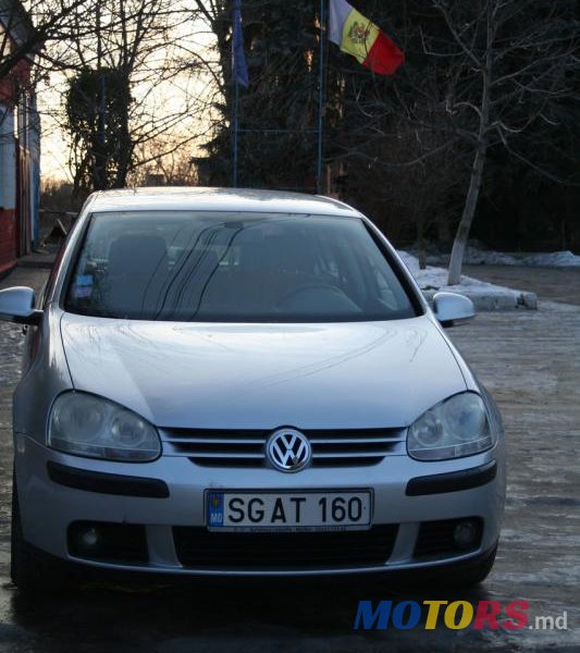 2004' Volkswagen Golf photo #1